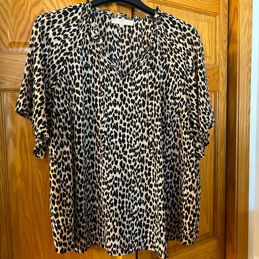Loft Plus Cheetah print short sleeve blouse